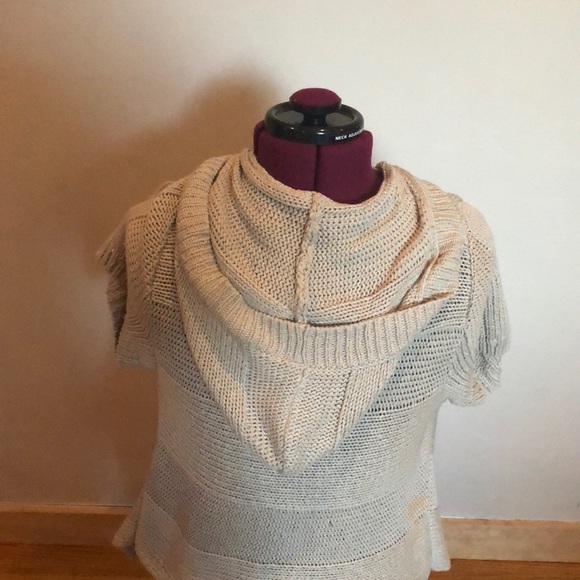 Gilly Hicks short sleeve sweater - Picture 3 of 4